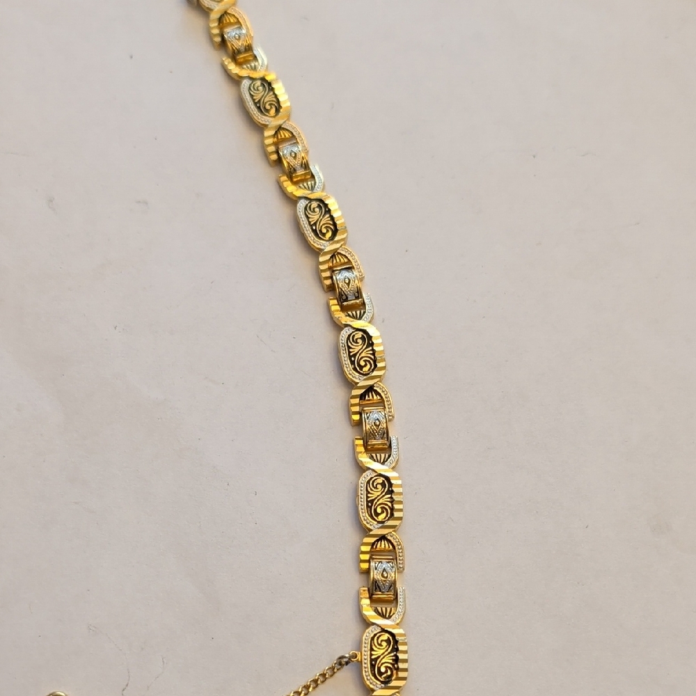 Vintage Gold Tone Damascene Bracelet (Broken Clasp) - Picture 3 of 6